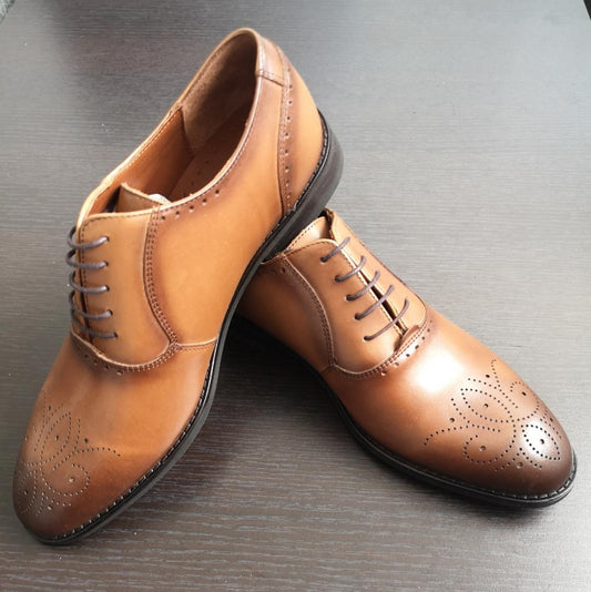 Pantofi barbat, piele, culoare maro deschis.