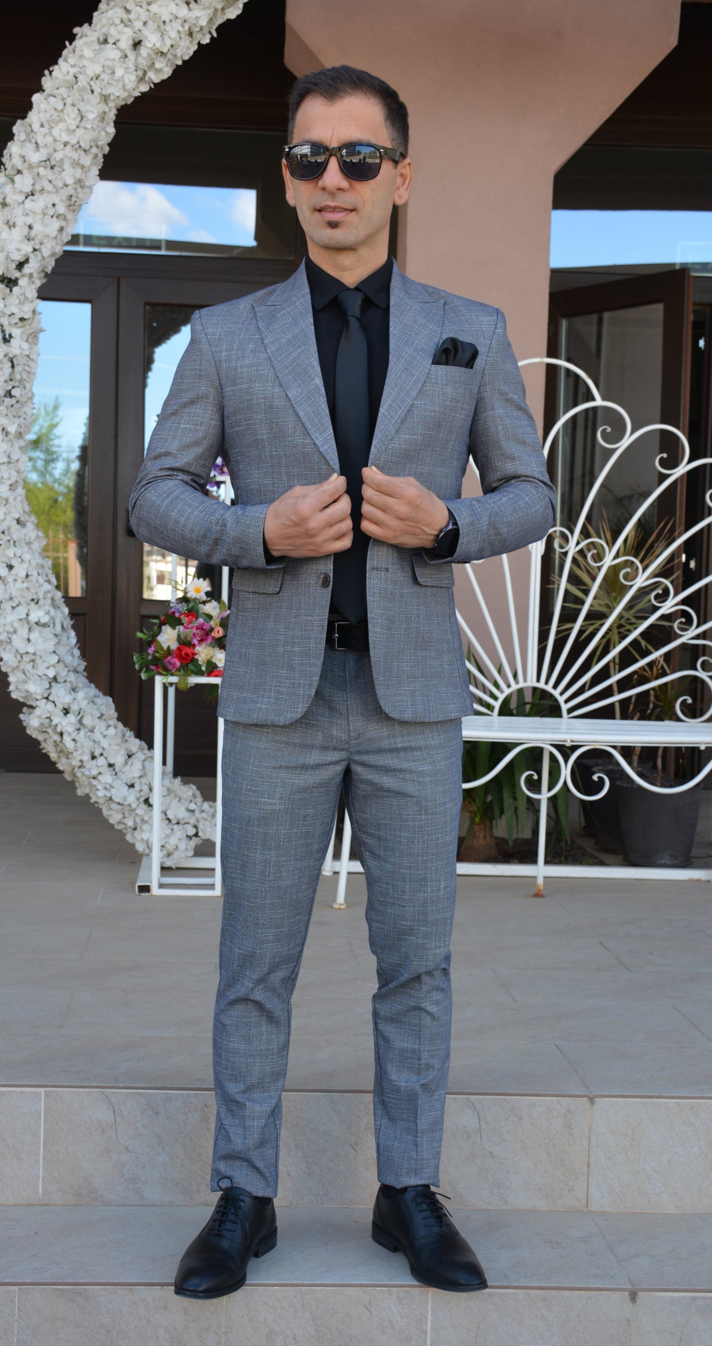 Costum barbat, gri in caro finut (sacou si pantalon).