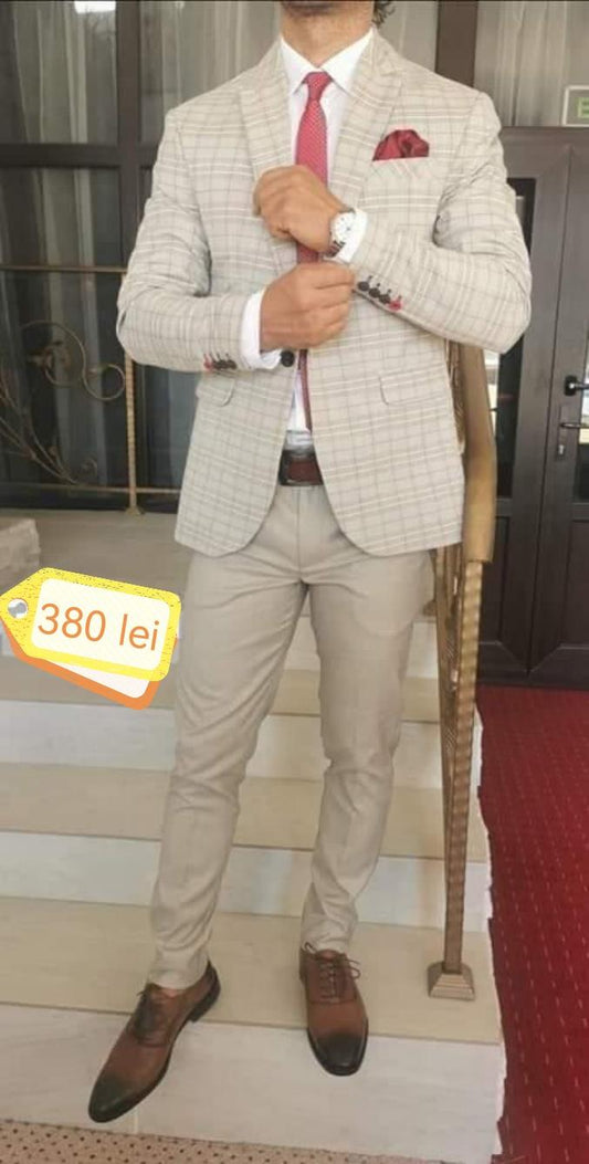 Costum barbat, bej in carouri bleu (sacou si pantalon).