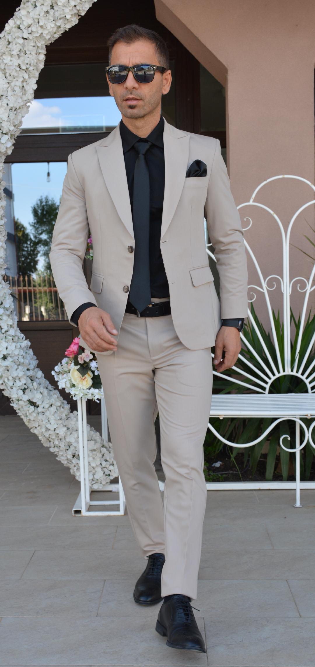 Costum barbat, bes deschis (sacou si pantalon).