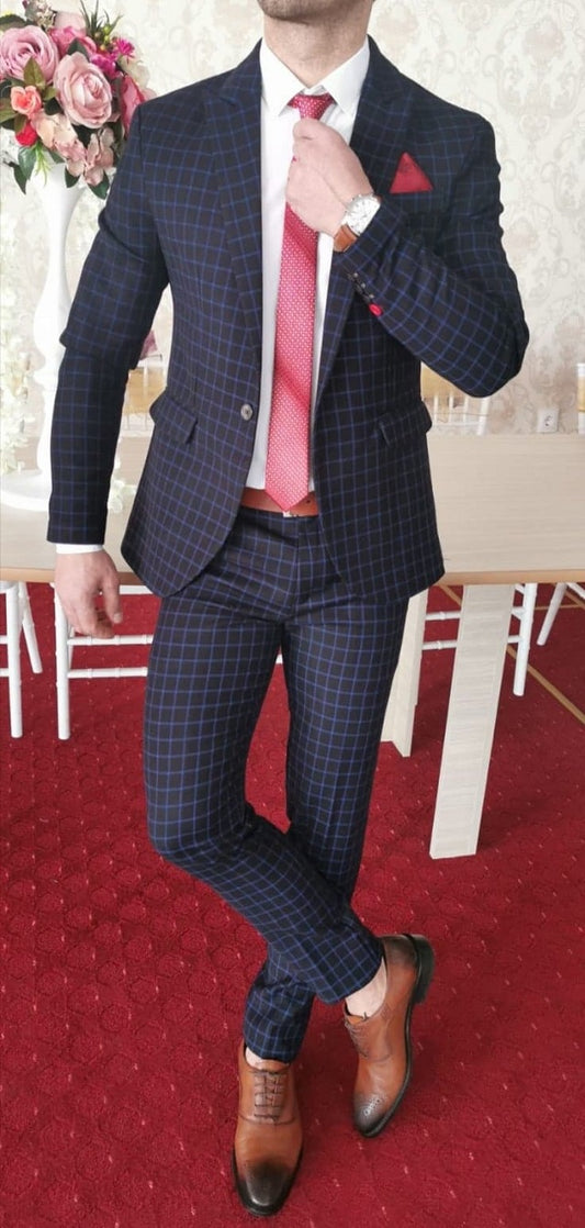 Costum barbat, negru in carouri albastre (sacou si pantalon).
