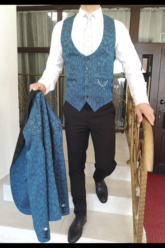 TINUTA CEREMONIE, SACOU BROCARD TURCOAZ, PANTALON NEGRU.