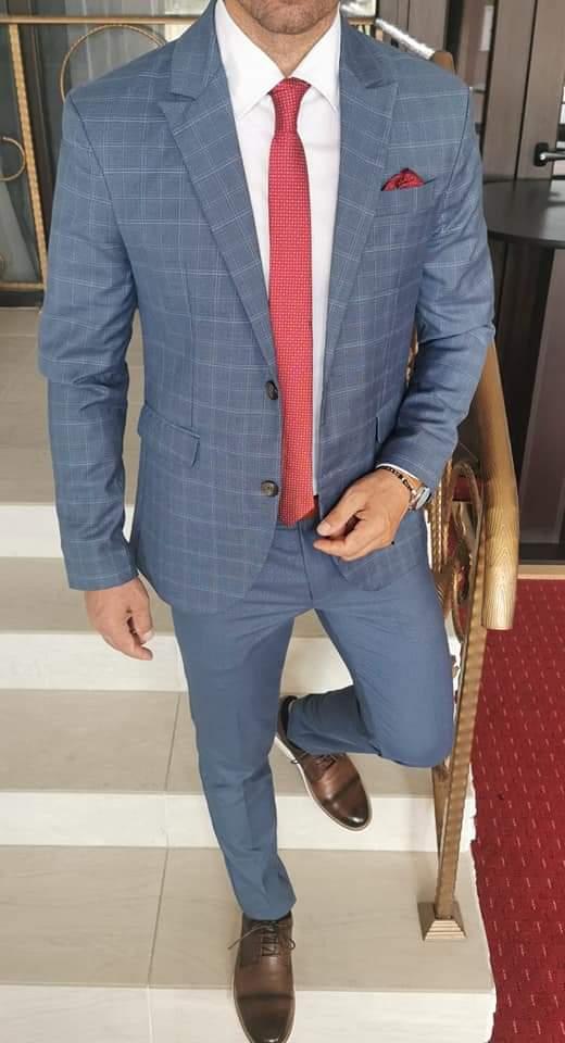 Costum barbat, bleu in carouri gri (sacou si pantalon).