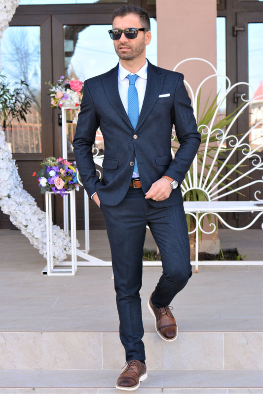 Costum barbat, bleumarin cu patratele bleu (sacou si pantalon).