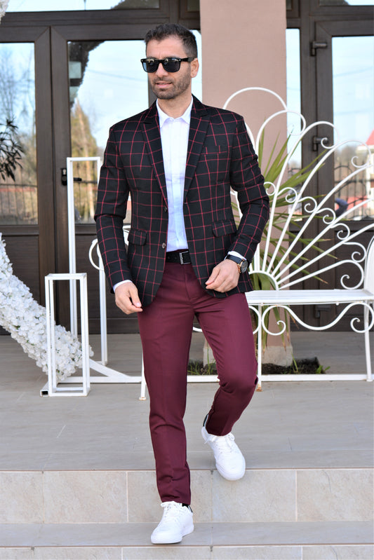 Tinuta barbat, sacou negru in caro grena si pantalon grena.