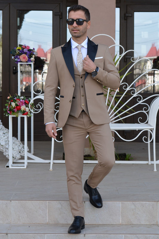 Costum barbat, ceremonie, bej (sacou si pantalon, vesta este optionala).