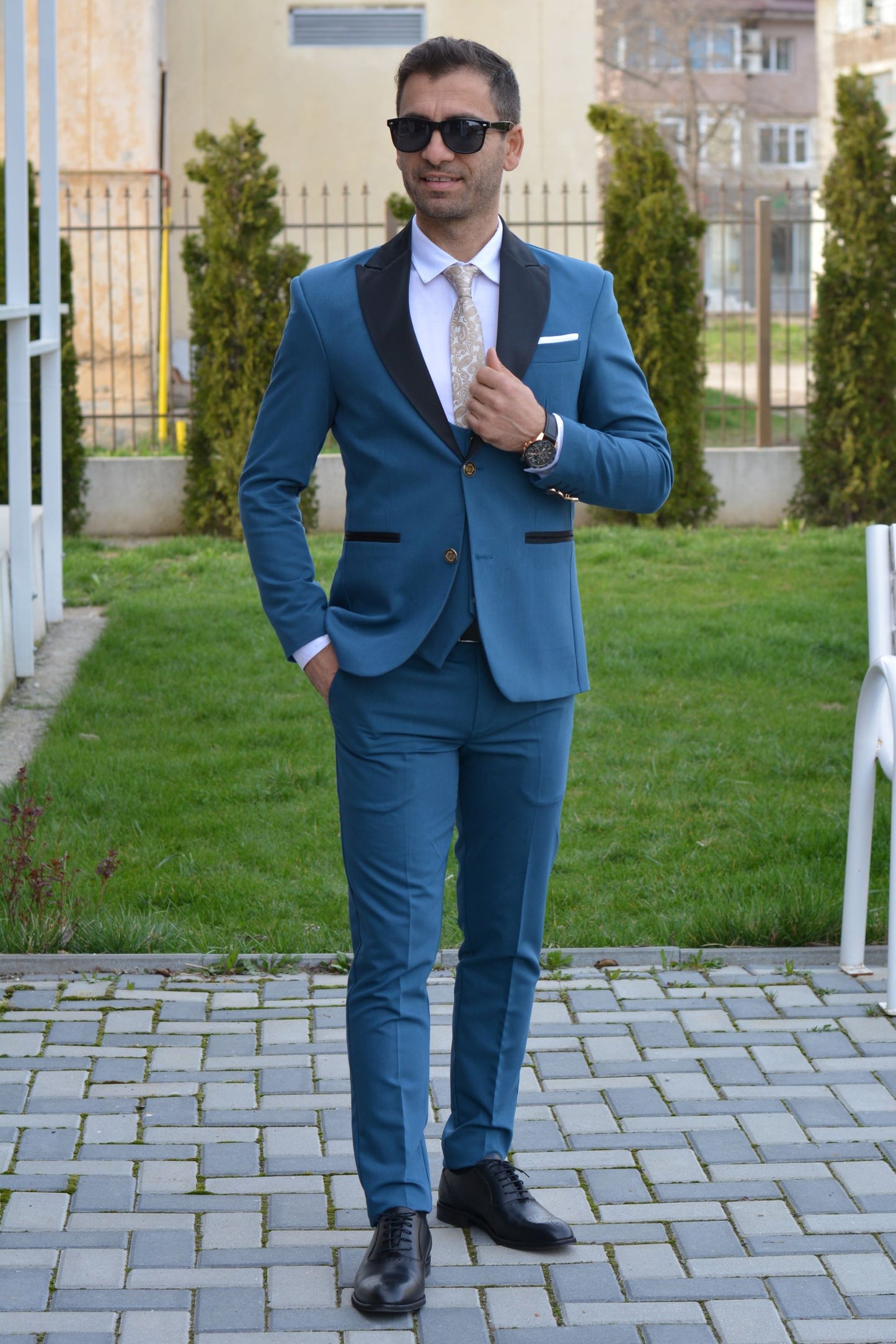 COSTUM BARBAT, CEREMONIE, TURCOAZ (sacou si pantalon, vesta este optionala).