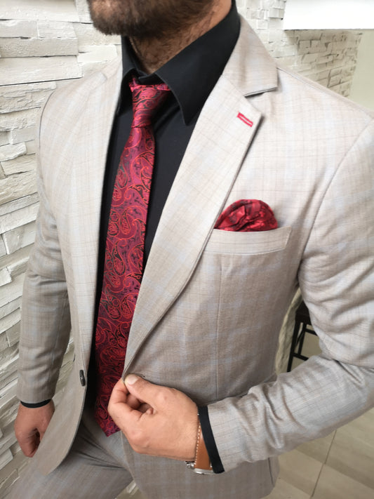 Costum barbat, bej lucios in carouri (sacou si pantalon).