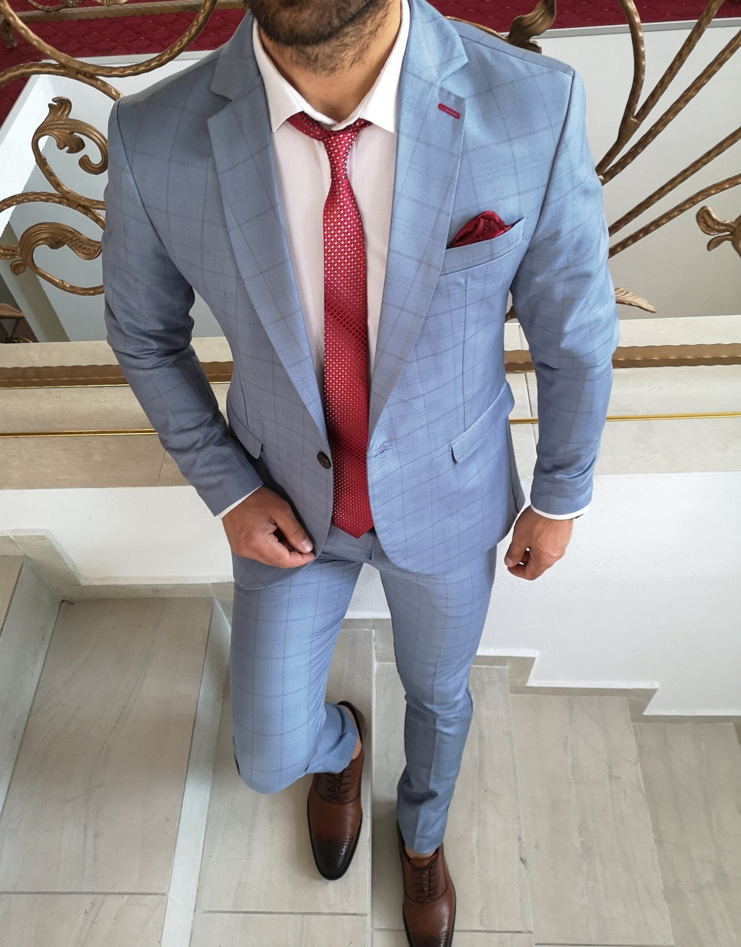 Costum barbat, bleu in carouri negru (sacou si pantalon).