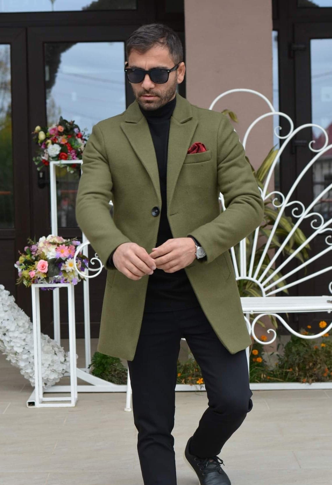 Palton barbati, stofa groasa, captusit cu matlasata, verde-kaki, slim fit.