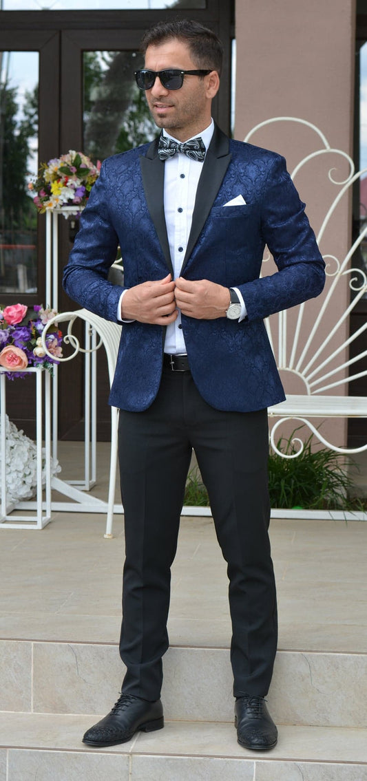 Costum barbat, ceremonie, sacou brocard bleumarin cu model si pantalon negru.