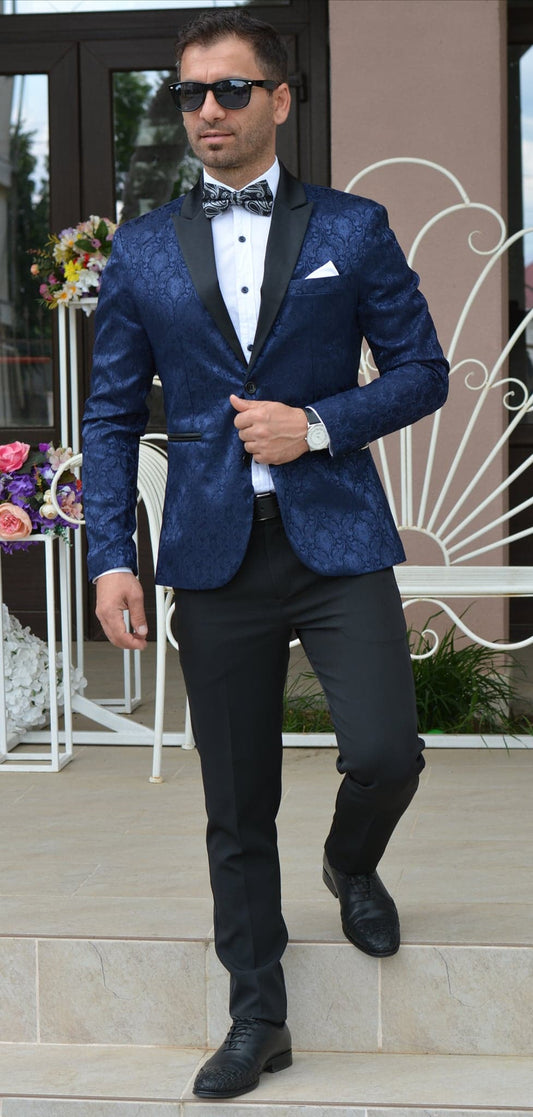 Costum barbat, ceremonie, sacou brocard bleumarin cu model si pantalon negru.