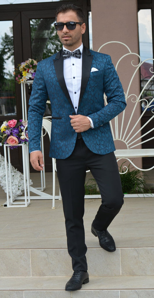 Costum barbat, ceremonie, sacou brocard turcoaz cu model si pantalon negru.