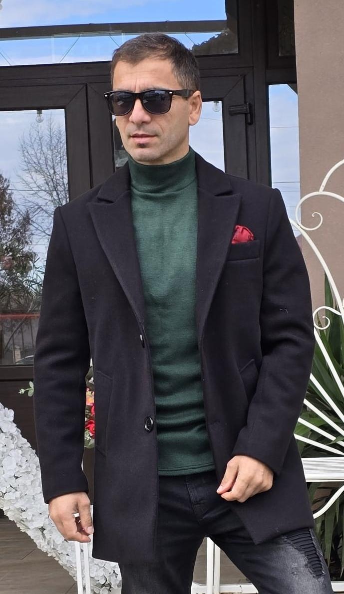 Palton barbati, stofa groasa, captusit cu matlasata, negru, slim fit.
