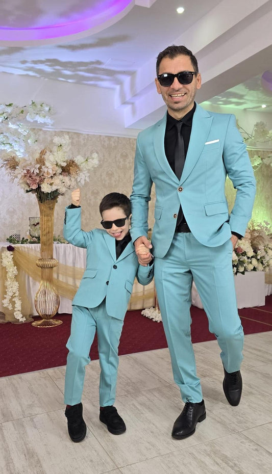 Costum băiat, elegant, set Tată si Fiu disponibil.