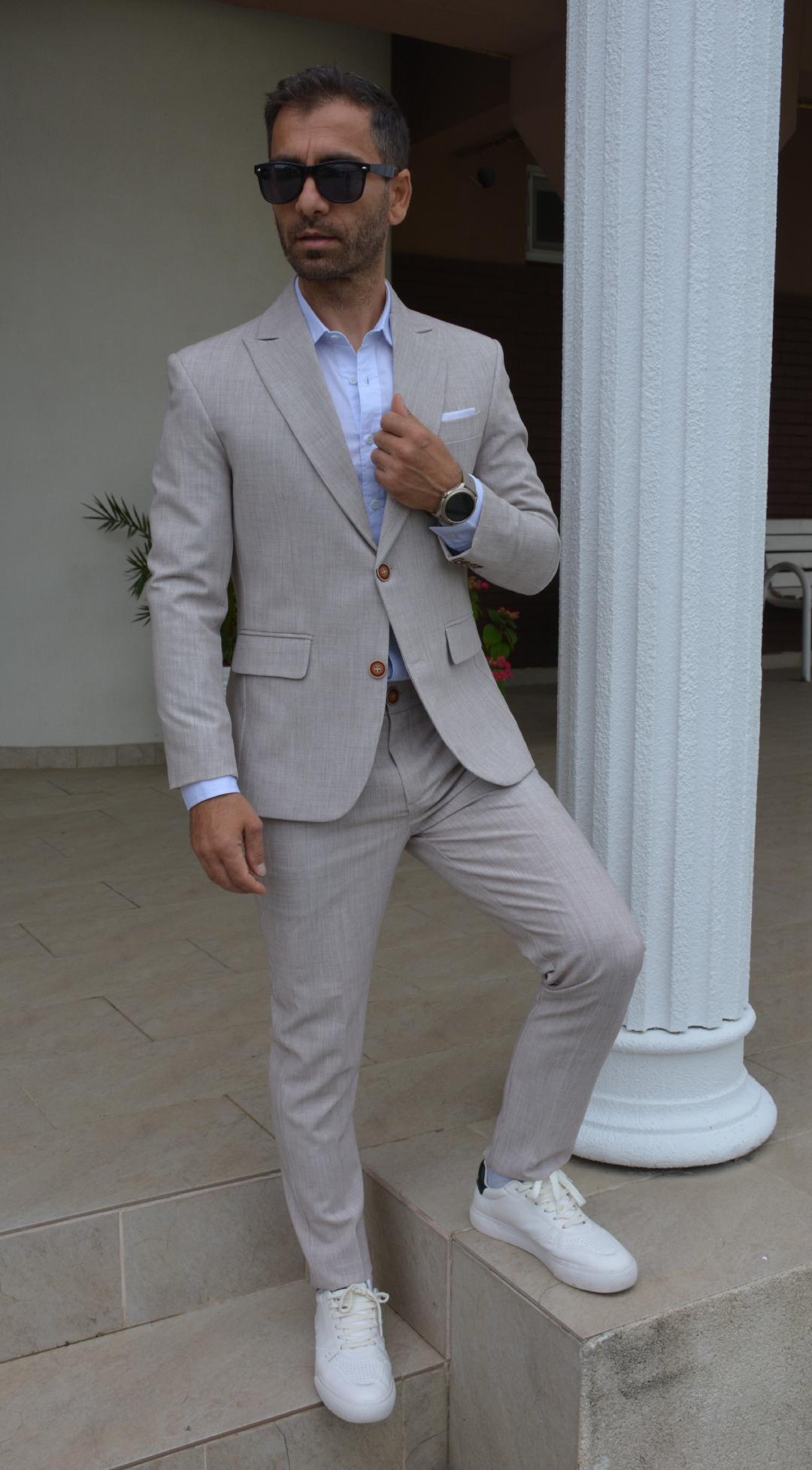 Costum bărbat, bej deschis, textura gen in, sacou si pantalon.