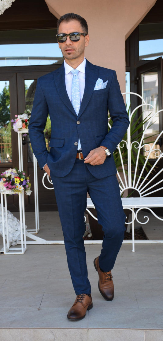 Costum bărbat, albastru caro bleu, sacou si pantalon.