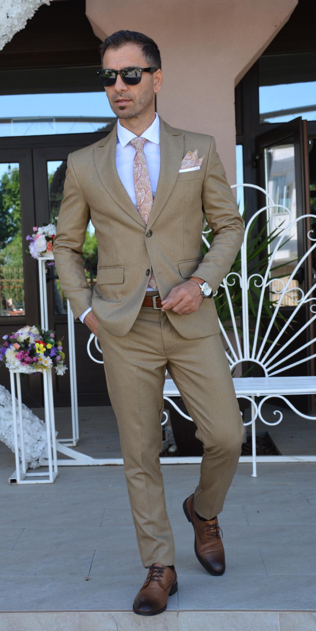 Costum bărbat, slim fit, auriu, sacou si pantalon.