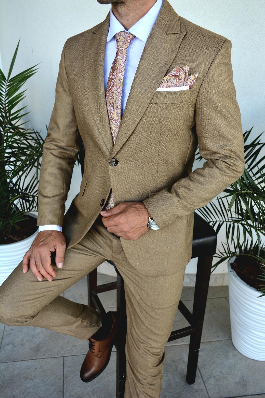 Costum bărbat, slim fit, auriu, sacou si pantalon.